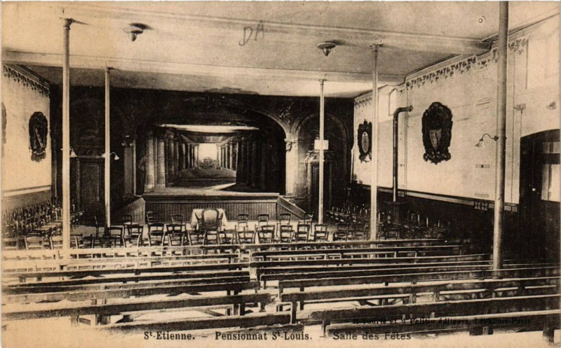 Carte postale ancienne Saint-Etienne Pensionnat Saint-Louis. Salle des Fetes à Saint-Étienne