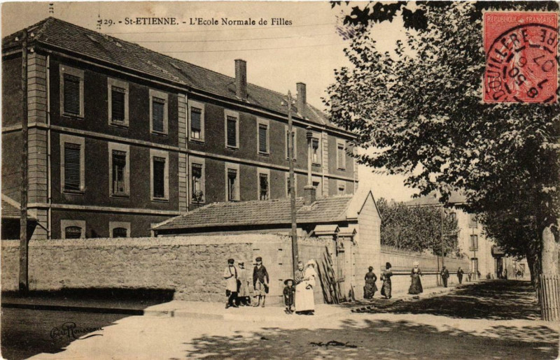 Carte postale ancienne Saint-Etienne Ecole Normale de Filles à Saint-Étienne