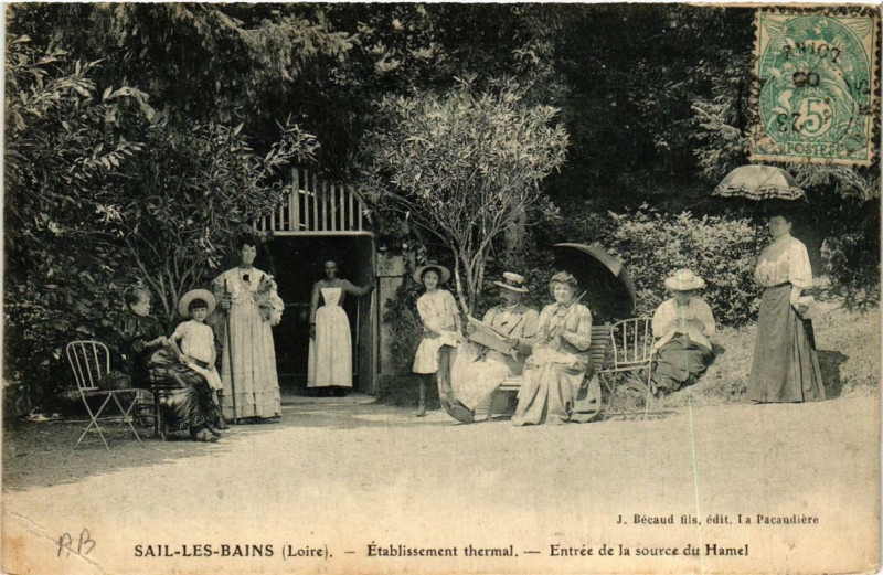 Carte postale ancienne Sail-les-Bains Etabl. Thermal. Entrée de la source du Hamel à Sail-les-Bains