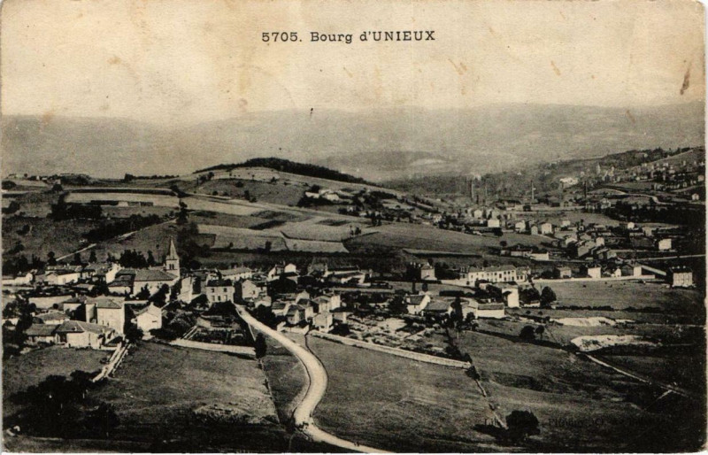 Carte postale ancienne Bourg d'Unieux à Unieux