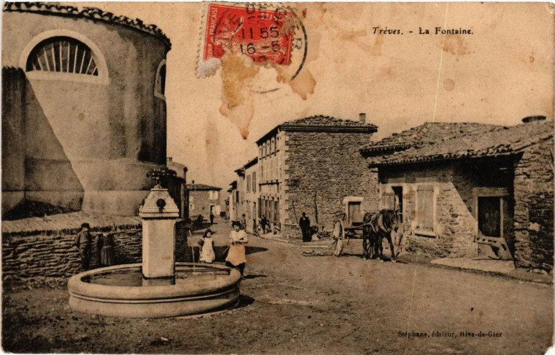Carte postale ancienne Treves La Fontaine