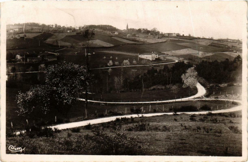 Carte postale ancienne Souternon et la route de Saint-Germain à Souternon