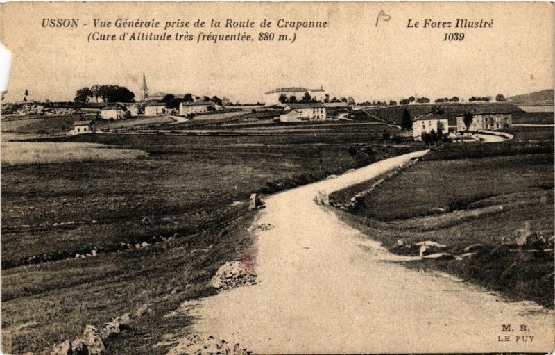 Carte postale ancienne Usson Vue générale prise de la Route de Craponne