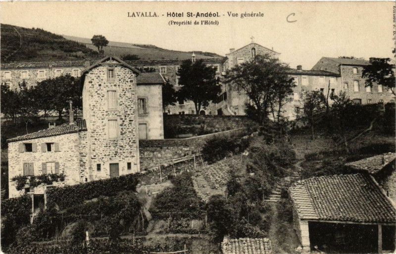 Carte postale ancienne La Valla Hotel Saint-Andéol. Vue générale