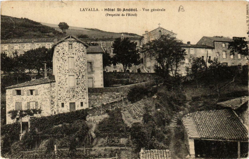 Carte postale ancienne La Valla Hotel Saint-Andéol. Vue générale