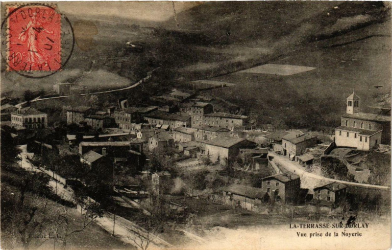 Carte postale ancienne La Terrasse-sur-Dorlay Vue prise de la Noyerie à Lay