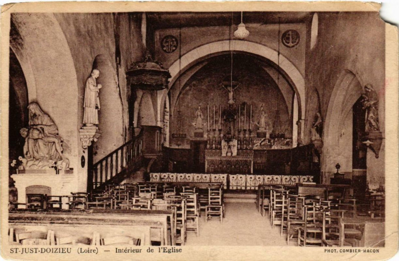 Carte postale ancienne Saint-Just-Doizieu Interieur de l'Eglise