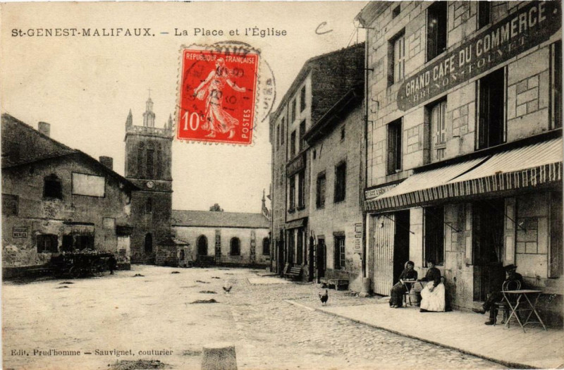 Carte postale ancienne Saint-Genest Malifaux La Place et l'Eglise à Saint-Genest-Malifaux