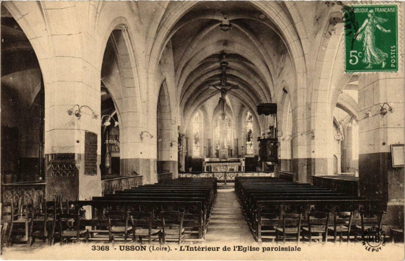 Carte postale ancienne Usson Intérieur de l'Eglise paroissiale