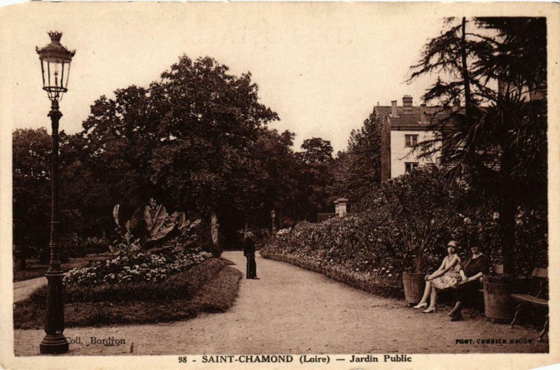 Carte postale ancienne Saint-Chamond Jardin Public à Saint-Chamond