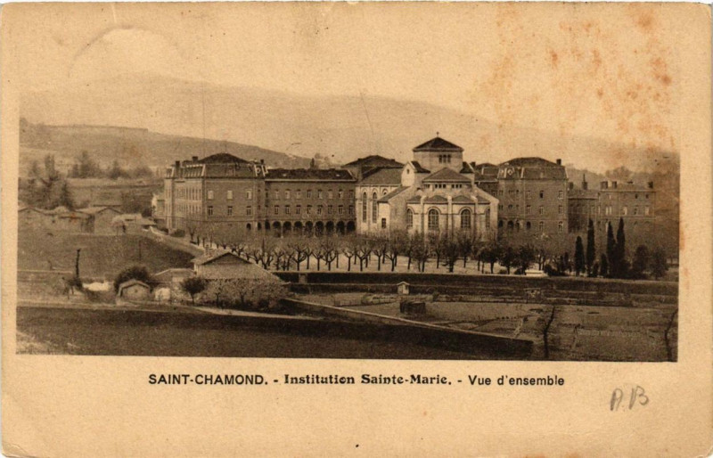 Carte postale ancienne Saint-Chamond Institution Sainte-Marie Vue d'ensemble à Saint-Chamond