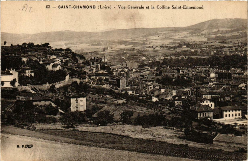 Carte postale ancienne Saint-Chamond Vue générale et la Colline Saint-Ennemond à Saint-Chamond