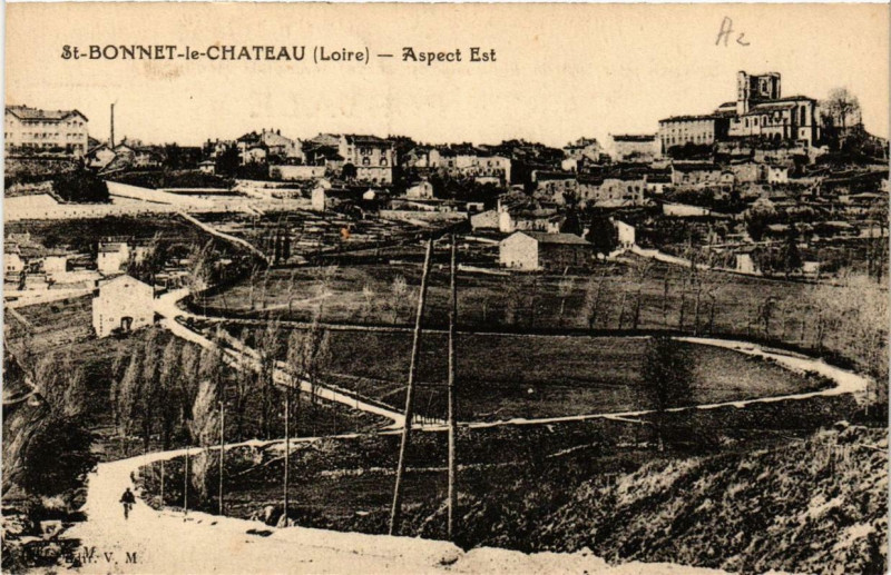 Carte postale ancienne Saint-Bonnet-le-Chateau Aspect Est à Saint-Bonnet-le-Château