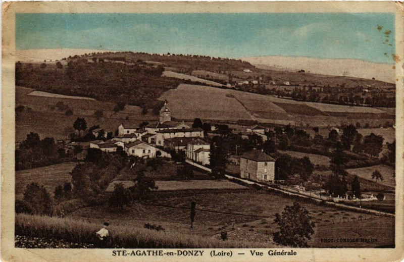 Carte postale ancienne Sainte-Aghate en Donzy Vue générale