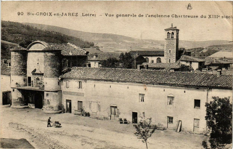 Carte postale ancienne Sainte-Croix-en-Jarez Vue générale de l'ancienne Chartreuse à Sainte-Croix-en-Jarez
