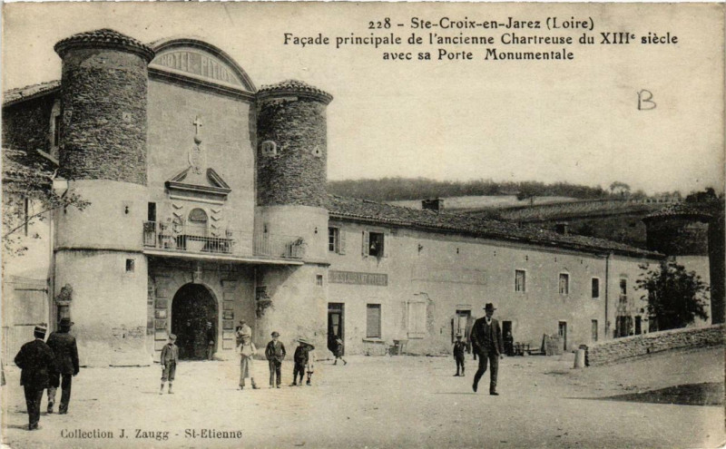 Carte postale ancienne Sainte-Croix-en-Jarez Facade principale de l'ancienne Chartreuse à Sainte-Croix-en-Jarez