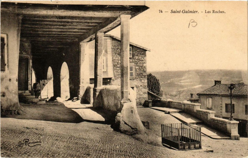 Carte postale ancienne Saint-Galmier Les Roches à Saint-Galmier