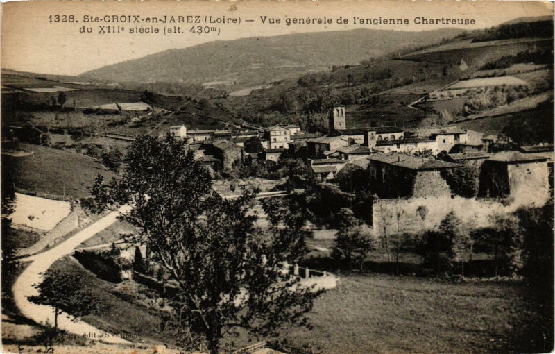 Carte postale ancienne Sainte-Croix-en-Jarez Vue générale de l'ancienne Chartreuse à Sainte-Croix-en-Jarez