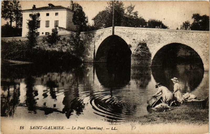 Carte postale ancienne Saint-Galmier Le Pont Chambeuf à Saint-Galmier