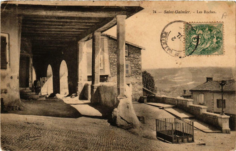 Carte postale ancienne Saint-Galmier Les Roches à Saint-Galmier