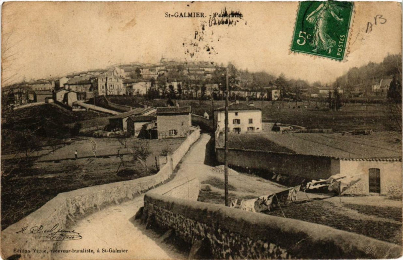 Carte postale ancienne Saint-Galmier Panorama à Saint-Galmier