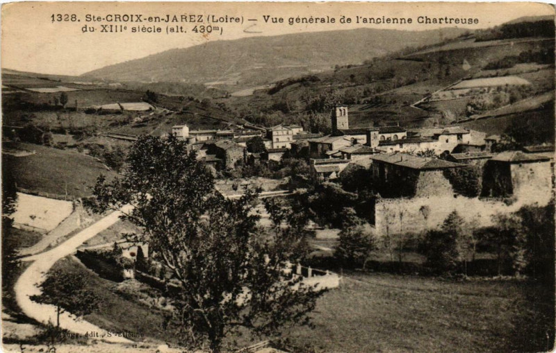 Carte postale ancienne Sainte-Croix-en-Jarez Vue générale de l'ancienne Chartreuse à Sainte-Croix-en-Jarez
