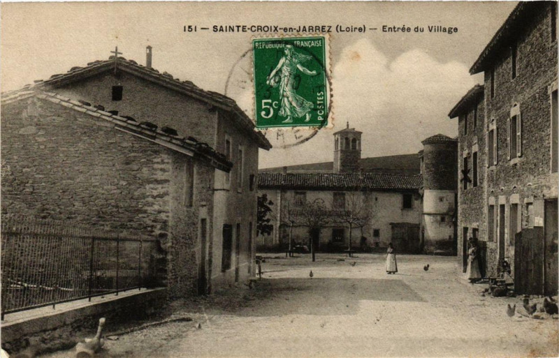 Carte postale ancienne Sainte-Croix-en-Jarez Entrée du Village à Sainte-Croix-en-Jarez