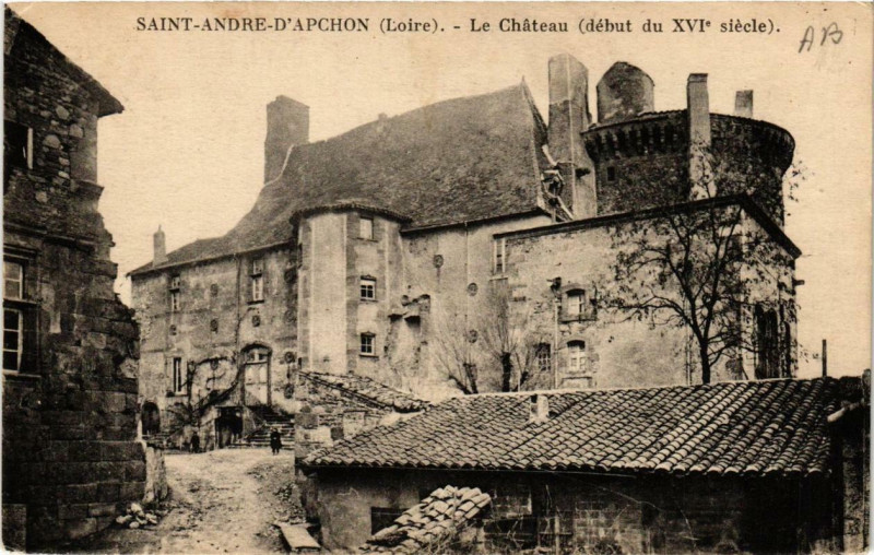 Carte postale ancienne Saint-Andre-d'Apchon Le Chateau à Saint-André-d'Apchon