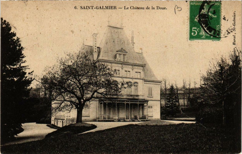 Carte postale ancienne Saint-Galmier Le Chateau de la Doue à Saint-Galmier