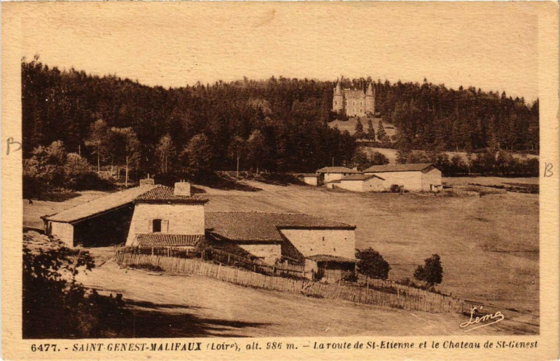 Carte postale ancienne Saint-Genest Malifaux La route de Saint-Etienne et le Chateau à Saint-Étienne