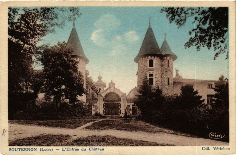 Carte postale ancienne Souternon Entrée du Chateau à Souternon