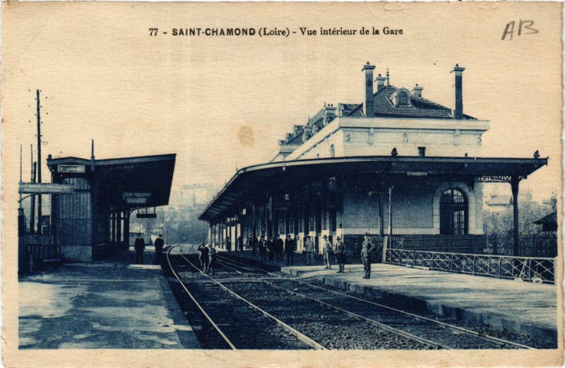 Carte postale ancienne Saint-Chamond Vue intérieure de la Gare à Saint-Chamond