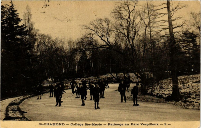 Carte postale ancienne Saint-Chamond College Sainte-Marie Patinage au Parc Verp à Saint-Chamond