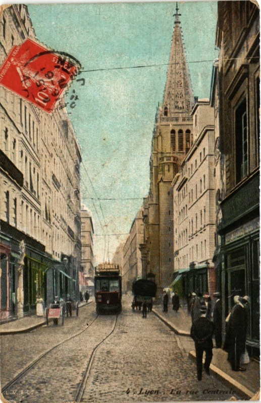 Carte postale ancienne Lyon - La rue Centrale à Lyon