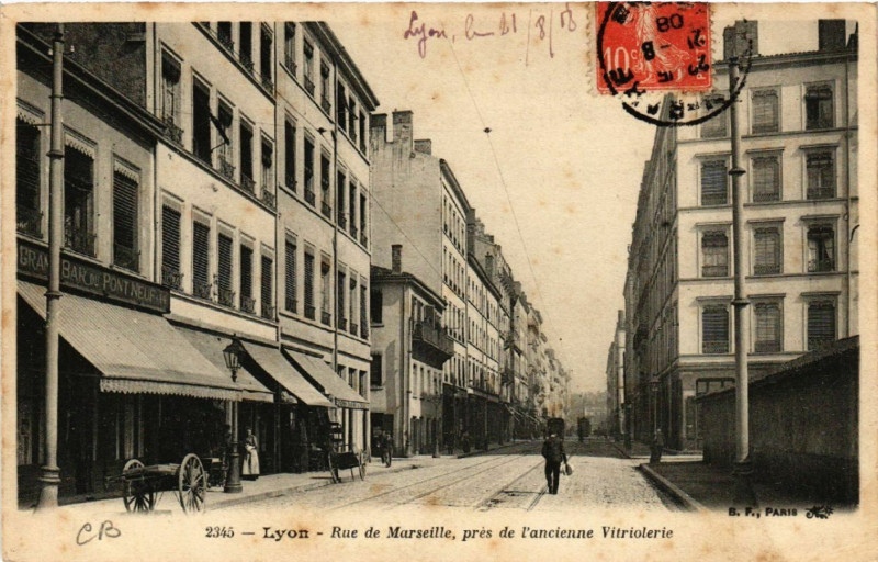 Carte postale ancienne Lyon - Rue de Marseille à Lyon