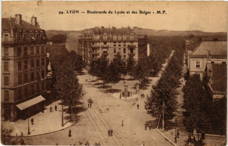 Carte postale ancienne Lyon - Boulevards du Lycée et des Belges à Lyon
