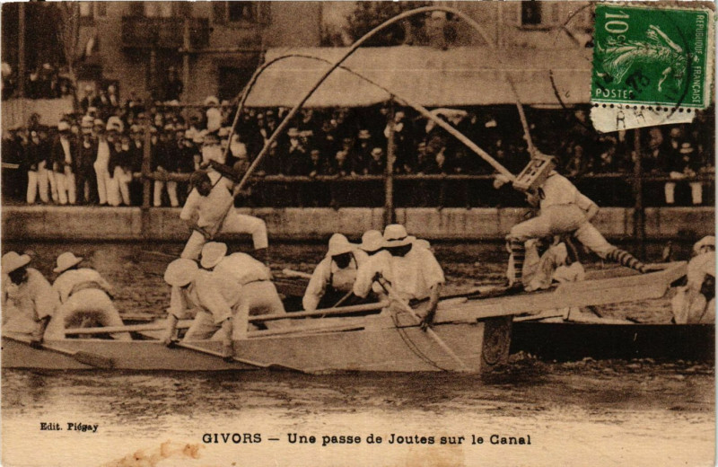 Carte postale ancienne Givors - Une passe de Joutes sur le Canal à Givors