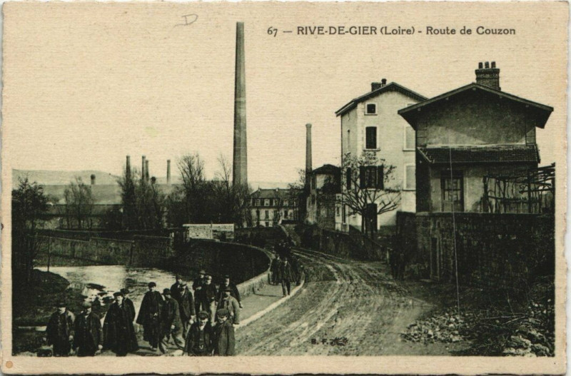 Carte postale ancienne Rive-de-Gier Route de Couzon Industry à Rive-de-Gier