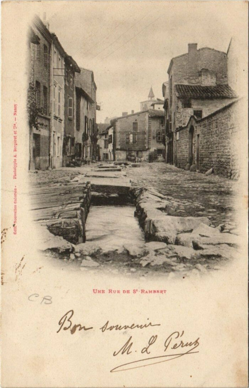 Carte postale ancienne Une Rue de Saint-Rambert