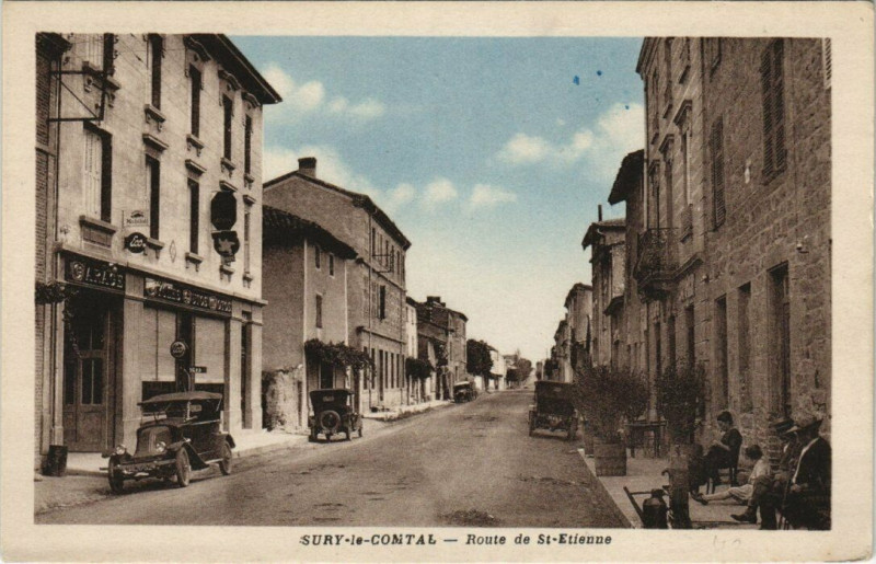 Carte postale ancienne Sury-le-Comtal Route de Saint-Etienne à Sury-le-Comtal