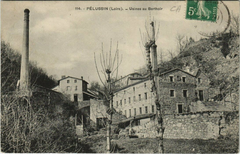 Carte postale ancienne Pelussin Usine au Berthoir Industry à Pélussin