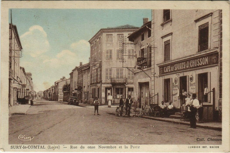 Carte postale ancienne Sury-le-Comtal Rue du onze Novembre et la Poste à Sury-le-Comtal
