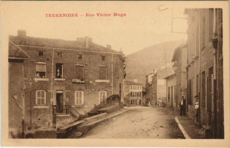 Carte postale ancienne Terrenoire Rue Victor Hugo