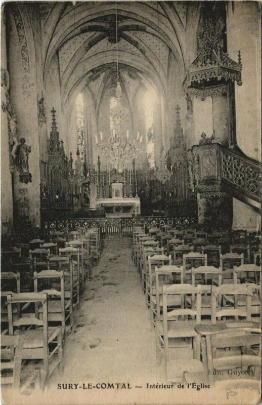 Carte postale ancienne Sury-le-Comtal Interiur de l'Eglise à Sury-le-Comtal