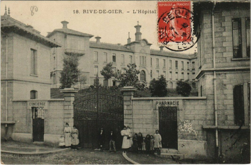 Carte postale ancienne Rive-de-Gier L'Hopital Pharmacy à Rive-de-Gier