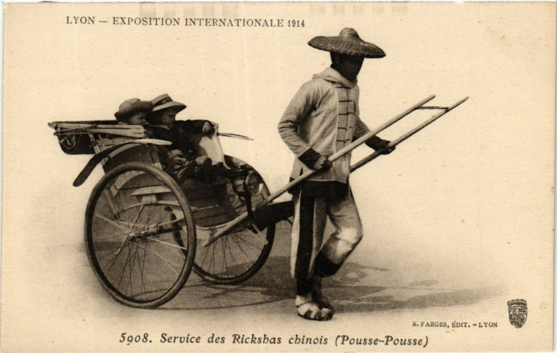 Carte postale ancienne Lyon - Service des Rickshas chinois à Lyon
