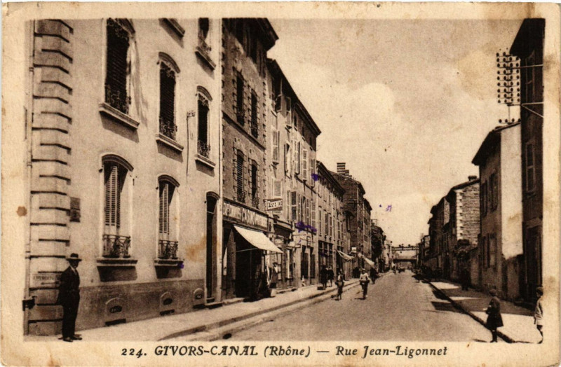 Carte postale ancienne Givors-Canal - Rue Jean Ligonnet à Givors