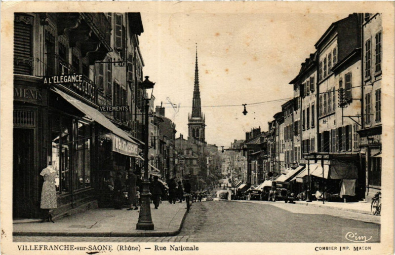 Carte postale ancienne Villefranche-sur-Saone - Rue Nationale à Villefranche-sur-Saône