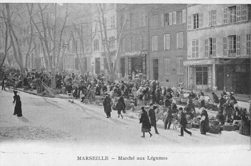 Carte postale ancienne Marseille Marche Aux Legumes à Marseille
