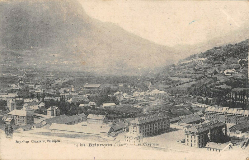 Carte postale ancienne Briancon Les Casernes